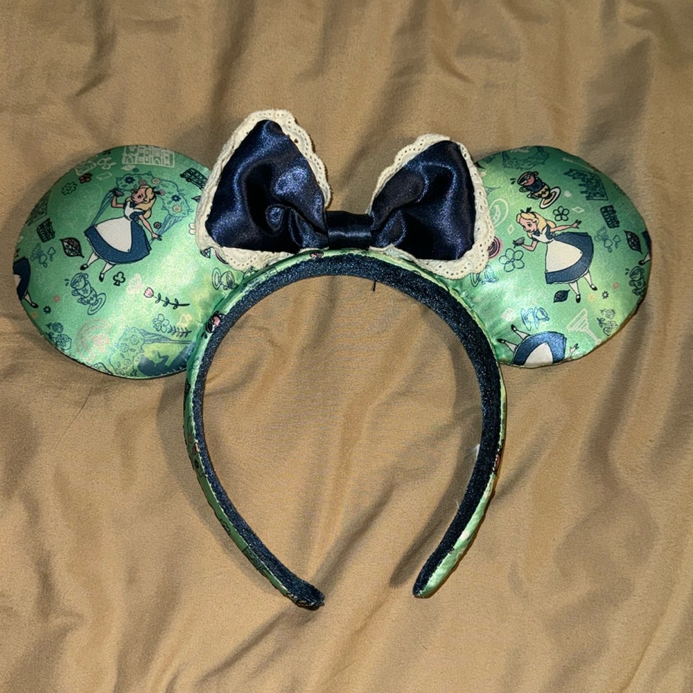 UK - Disney Minnie Mouse Alice in Wonderland ears - it’s always tea time ears